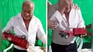 Padre que nunca tuvo juguetes de niño es sorprendido por sus hijos con conmovedor regalo