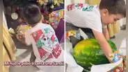 Niño recibió una sandía como regalo de Navidad y su reacción es viral: "Feliz con tan poco"