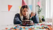 ¿Por qué no te gusta festejar tu cumpleaños, según la psicología? Expertos analizan las razones detrás de este comportamiento