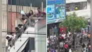 Comerciantes de Gamarra sorprenden al lanzar ropa desde los techos de las galerías: “Su mejor cábala”
