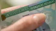 Green Card 2025: los "inmigrantes especiales" que podrán obtener la residencia permanente en Estados Unidos
