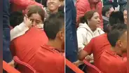 Madre de Christian Cueva se quiebra al reencontrarse con su hijo en presentación de camiseta de Cienciano