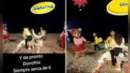 Heladero aparece en plena pedido de mano en la playa y usuarios bromean: "Siempre cerca de ti"