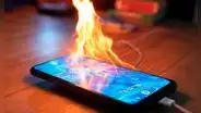 ¿Tu teléfono podría explotar si te pones a jugar mientras su batería está cargando?