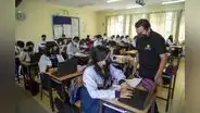 Especialistas recomiendan reinventar las aulas escolares con inteligencia artificial