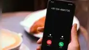 ¿Por qué no debes hablar de inmediato al responder una llamada de un número desconocido?