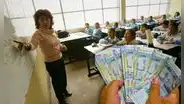 Docentes peruanos con aumento en 2025: así quedará la tabla salarial 2025 por escala magisterial