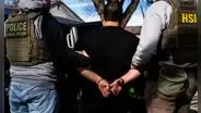 Deportación de inmigrantes en EE. UU.: las nuevas medidas migratorias firmadas por Trump que afectarán Illinois