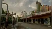 Six Flags de Nueva Orleans es derrumbado después de 20 años de quedar en ruinas por el huracán Katrina en EE. UU.