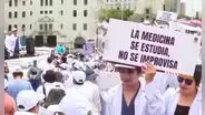 Marcha del Colegio Médico del Perú: rechazan ley que permite a odontólogos realizar procedimientos médicos