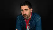 Álex Ubago asegura que se ha reinventado, pero sin perder su esencia: “Trato de ser fiel a mi estilo”