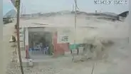 Trujillo bajo fuego: impactante video muestra el instante en que sujetos detonan un explosivo en ferretería de El Porvenir