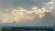Fuerte incendio forestal avanza cerca del Aeropuerto Internacional de Pisco: humareda afecta avionetas