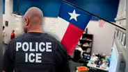 El insólito caso del profesor de Texas que pidió al ICE ir a su escuela a detener inmigrantes que "ni siquiera hablan inglés"