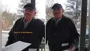 Adulto mayor reparte cartas invitando a sus vecinos a fiesta y gesto conmueve en redes: "Tan solo trae una sonrisa"