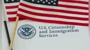 USCIS modifica requisito clave para inmigrantes que buscan la residencia permanente en Estados Unidos este 2025