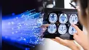 Científicos chinos crean fibra óptica con IA que podría detectar tumores cerebrales y cambiar las telecomunicaciones