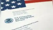 USCIS explica qué formulario se debe presentar para solicitar una visa de prometido en Estados Unidos