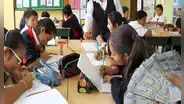 Padres ajustan presupuesto para el regreso a clases: ¿en qué gastan más y cuáles son los precios?