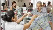 Reforma previsional en Perú enfrenta críticas por no abordar problemas estructurales del mercado laboral