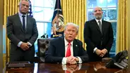 Trump amenaza con crear una ley para demandar a medios que usen fuentes anónimas: "Se debe pagar un alto precio por esta deshonestidad"