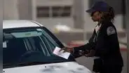 Nueva regla de California: conductores de Los Ángeles recibirán una multa de hasta US$406 por estacionar en estos lugares