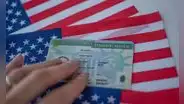 Muy buenas noticias para inmigrantes en USA: el vital formulario que necesitas para ajustar tu estatus como residente legal