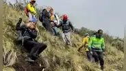 Cusco: rescatan a 26 turistas atrapados por un derrumbe camino a la laguna de Humantay