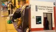 Estudiantes de la UNFV acampan afuera de universidad para matricularse y genera críticas: “2025 y la matrícula sigue siendo presencial”