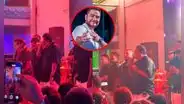 Vocalista de La Primerísima y ex Armonía 10 llora en vivo al rendir emotivo homenaje a Paul Flores: "Cantó con el corazón"