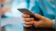 Aviso importante en Texas: el proyecto de ley que busca multar con US$4.000 por usar el celular de esta forma
