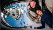 Llegaron a casa: pilotos de la NASA que estuvieron 9 meses atrapados en el espacio aterrizaron hoy en el océano