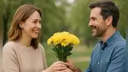 Se regalan flores amarillas el 21 de marzo en México: ¿es por la primavera o Floricienta?