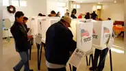 Tribunal anula ley que permitía votar a no ciudadanos en elecciones de Nueva York: "no tienen voz ni voto en las políticas locales"