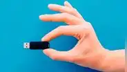 ¿Cómo guardar fotos de tu teléfono en una memoria USB sin tener que usar cables o una PC?
