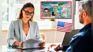 Inmigrantes sin Green Card: conoce los tips para afrontar correctamente una entrevista con USCIS en Florida