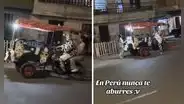 Comerciante ambulante sorprende al usar disfraz de vaquita para vender leche: "Venta con estilo"