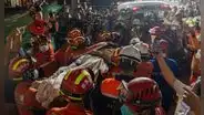Rescatan a mujer con vida tras 60 horas enterrada bajo los escombros por terremoto de 7,7 en Birmania