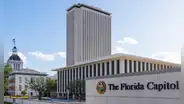 Policía detiene a activista trans por usar baño de mujeres del Capitolio de Florida durante protesta por ley anti LGBTQ