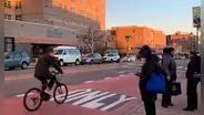 Tragedia en Nueva York: ciclista fue arrollado por 2 autos y fallece luego de 6 días agonizando