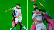 Agarrón y codazo: la doble falta contra José Rivera que pudo ser penal y el VAR no revisó en el Universitario vs River Plate