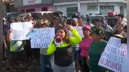Llevan 4 días sin trabajar: transportistas y comerciantes protestan en SJL contra las extorsiones