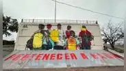 Artista de Colombia pintó un mural en la frontera entre Estados Unidos y México en defensa de los inmigrantes