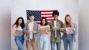 Buenas noticias para inmigrantes en California: proyecto de ley permitiría a deportados estudiar en línea