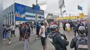 Combis no salen a operar y pasajeros esperan largos minutos en la av. Venezuela tras asesinato de chofer