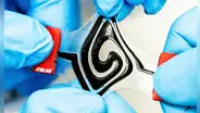 Científicos crean una batería flexible y estirable como una pasta de dientes que transformará la tecnología portátil