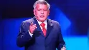 La viral frase de César Acuña que todos están comentando: 'La única forma de hacer amigos es la amistad'
