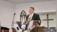 Sacerdote de EEUU fue secuestrado frente a sus fieles y familiares: lo sacaron del púlpito con una pistola apuntándole en la cabeza
