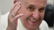 ¿Por qué se destruye el anillo del pescador tras la muerte del papa Francisco? el significado de esta tradición vaticana