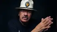 Carlos Santana es hospitalizado de emergencia antes de concierto en Texas